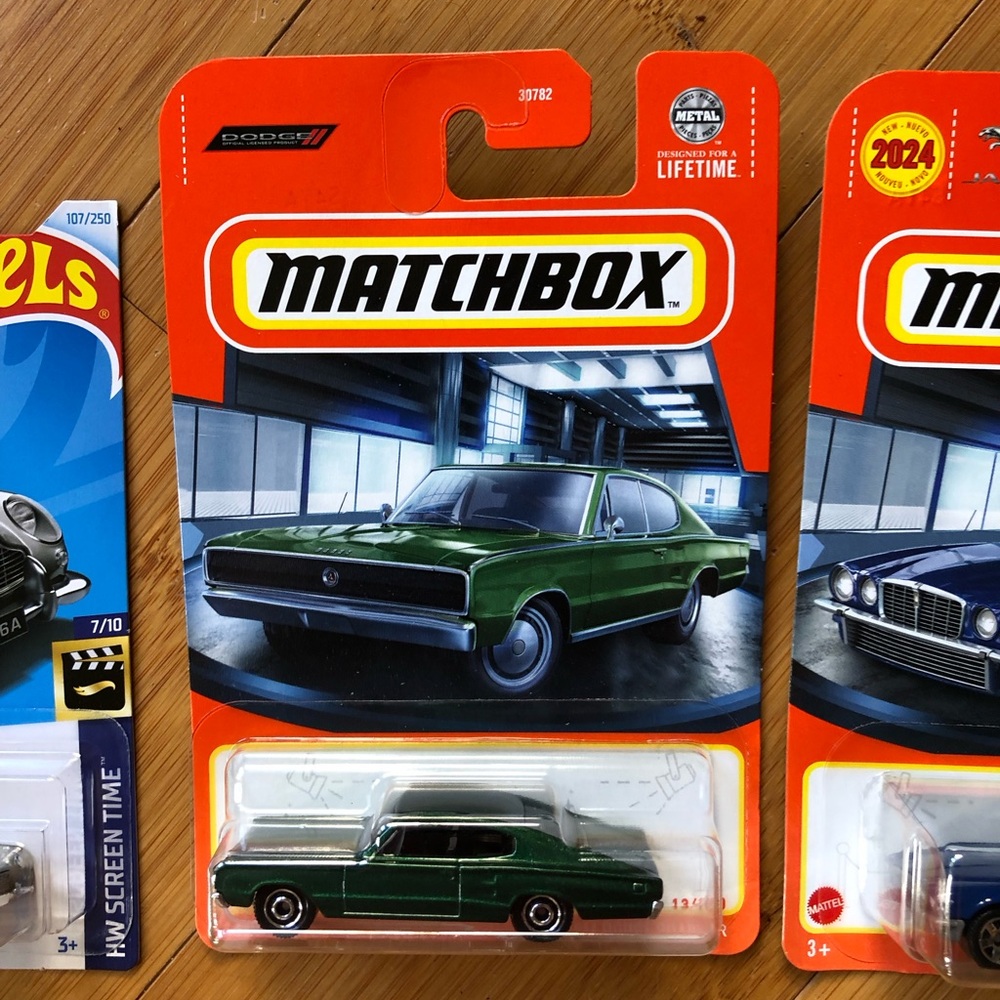 Three matchbox / hot wheels 🚗 cars